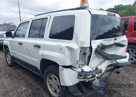 2015 Jeep Patriot Sport z USA, uszkodzony, nr VIN 1C4NJRBB8FD424243